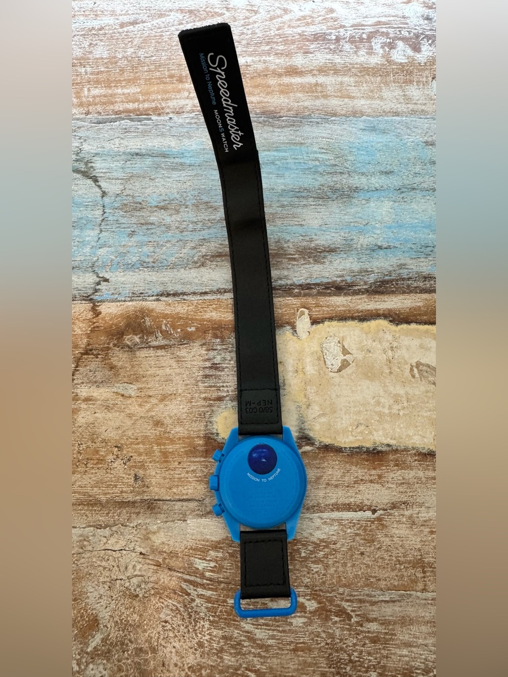 OMEGA x Swatch Bioceramic MoonSwatch – Mission to Neptune - Picture 11 of 16